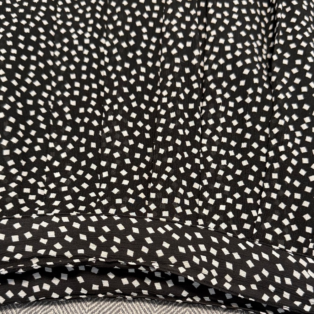 Black and White Elegant Pleated Polka Dot Skirt. - Picture 5 of 12